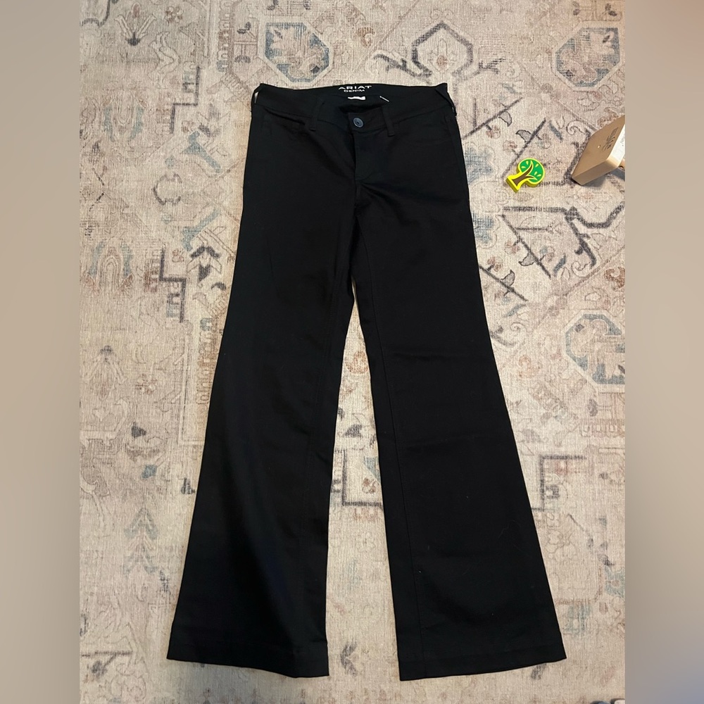 Ariat- Trouser, mid rise, black. Size 28R